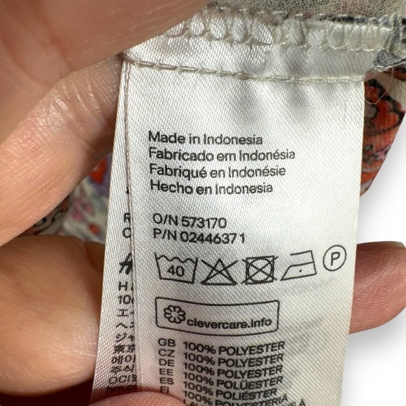 4 for $20 SALE! H&M Sleeveless Sheer Button Up Blouse Top, Multi Floral, Size 2 - Picture 5 of 10